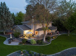 109 Snake River Dr, Burbank, WA 99323