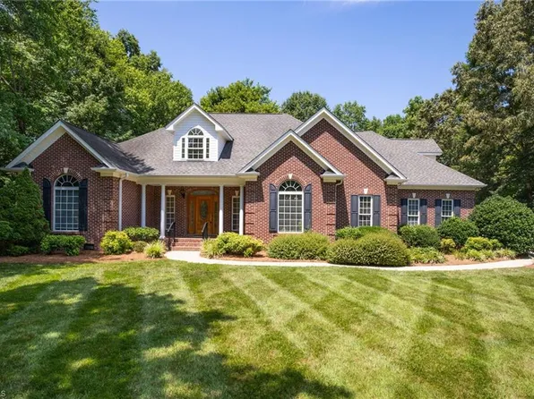 7305 Toby Ct, Summerfield, NC 27358