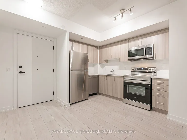 556 Marlee Ave #331 — Photo 3