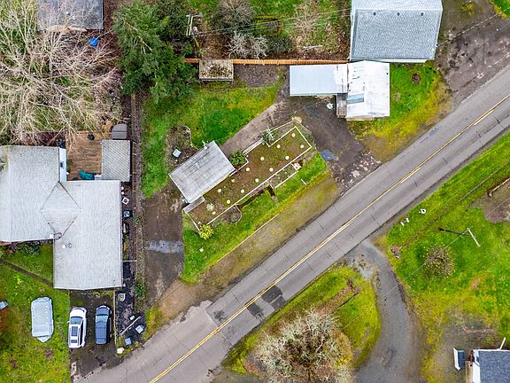 4th image of 34065 SW McFarland Rd