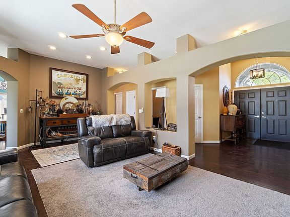 5th image of 824 Orange Street