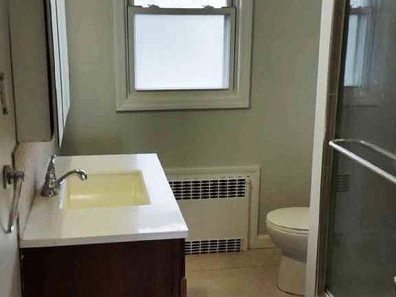3rd image of 20 Thompson Pl Unit 2