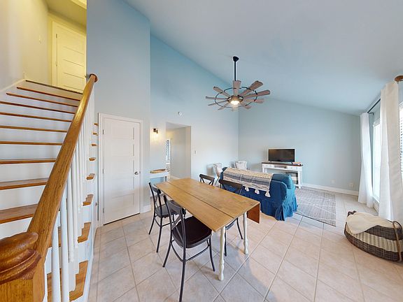 4th image of 106 Sunridge Park