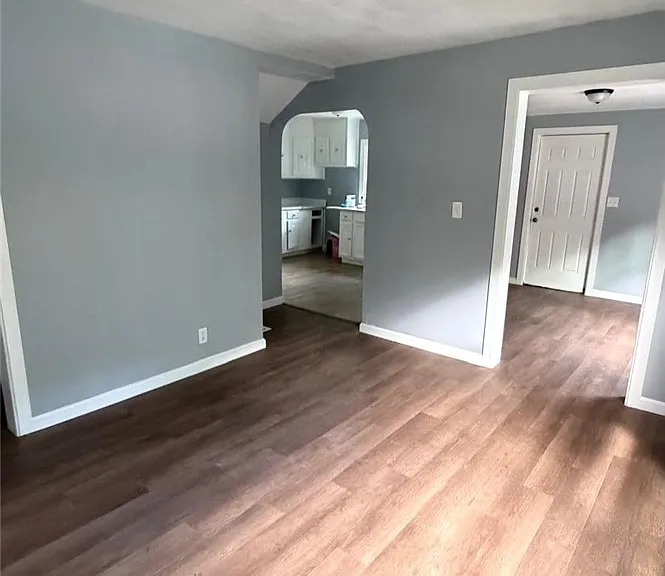 1021 California Dr — Photo 17