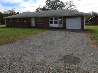 206 Hammock Farm Rd, Winston Salem, NC 27105