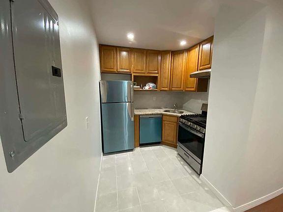 2nd image of 35-48 32nd St #1R