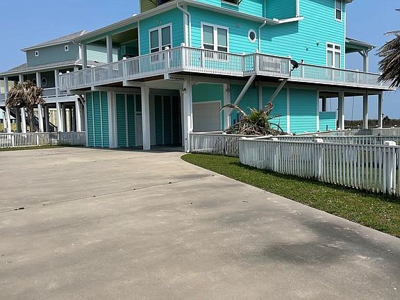 2nd image of 3036 Copacabana Dr