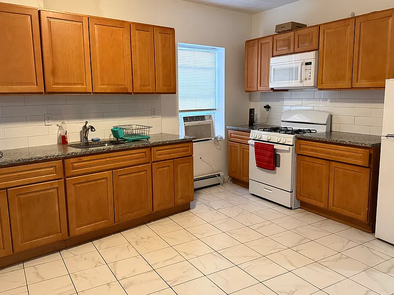 1166 E Jersey St #2 — Photo 3