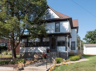 847 S 1st St, Dekalb, IL 60115