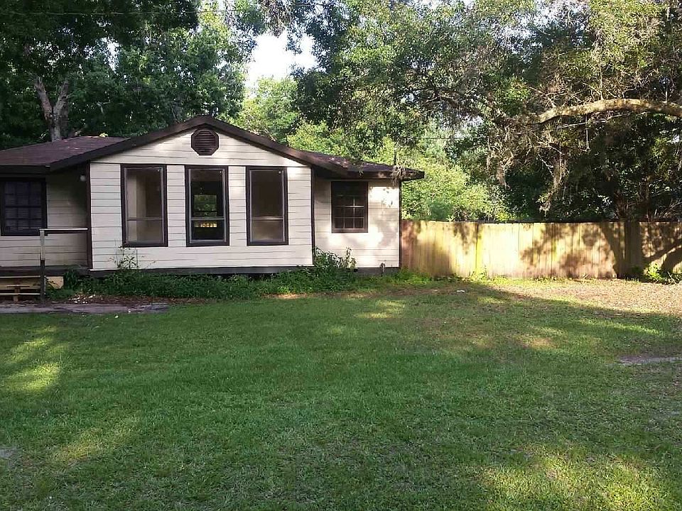 1st image of 8002 S Meadowview Cir