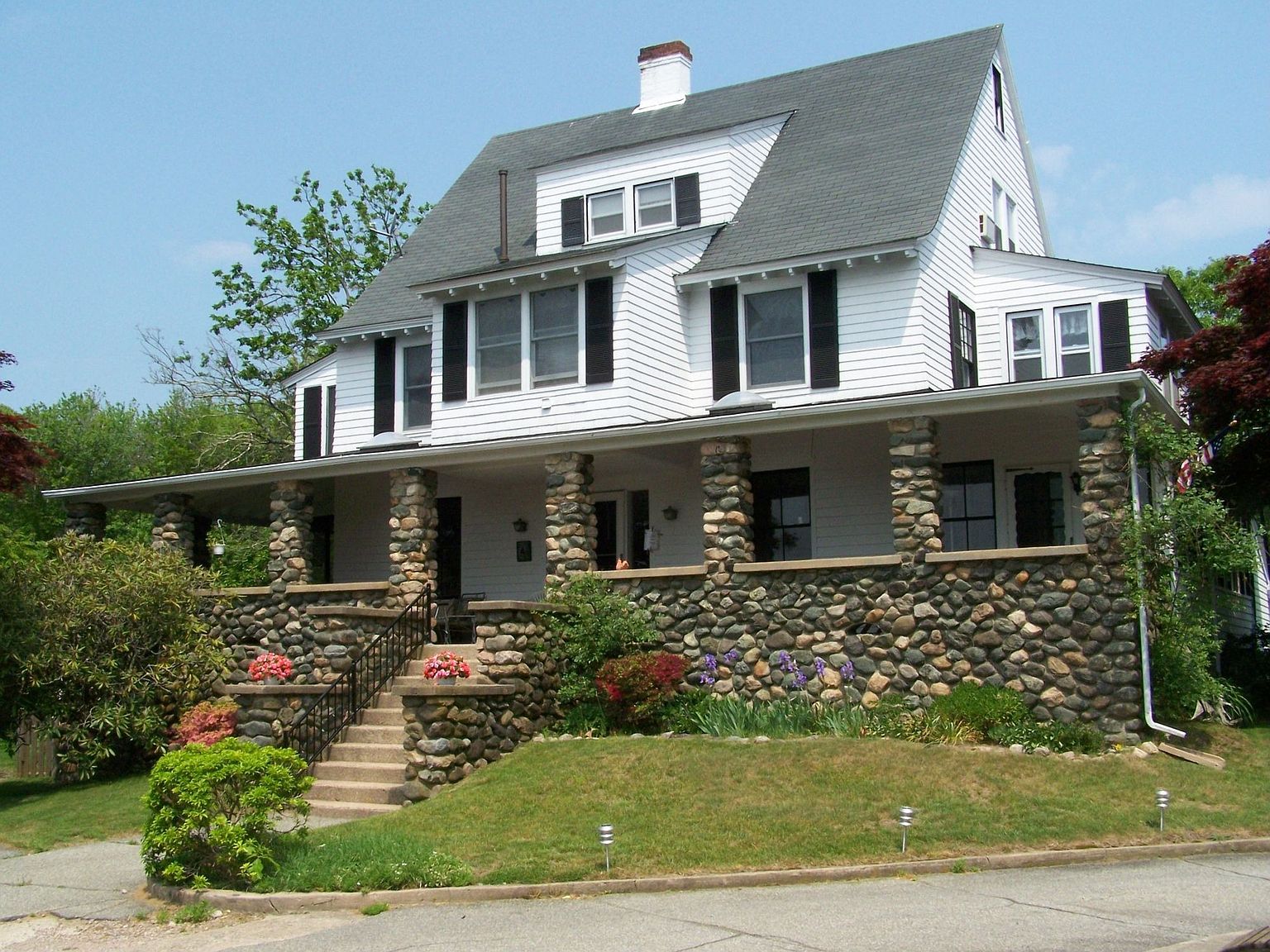 212 Shore Rd, Westerly, RI 02891 Zillow