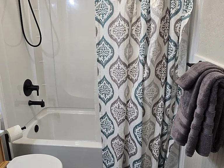 upstairs full bath