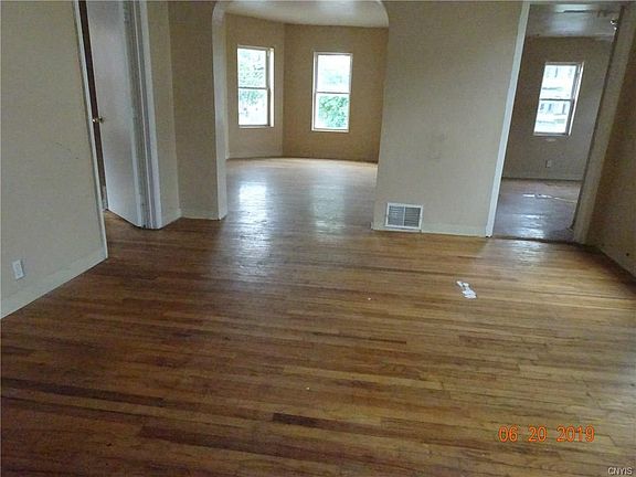 5th image of 401 Nichols St #403