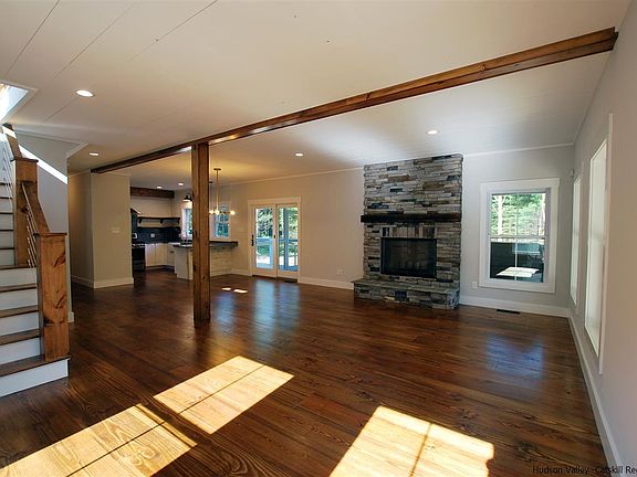 2nd image of 50 Dawson Ln