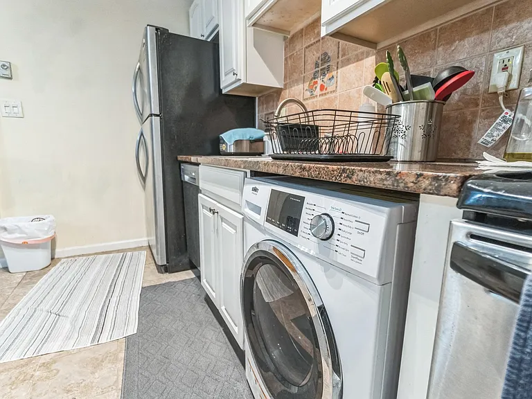 318 Hudson St #B — Photo 28