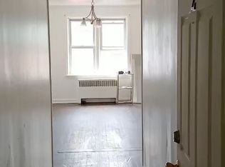 42 Livingston St APT 2, Saugerties, NY 12477