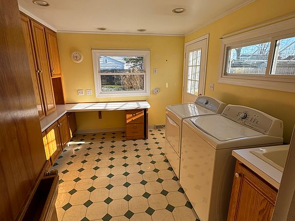 Laundry room/pantry