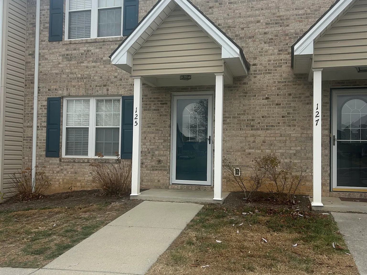 3 bed, 2.5 bath, 1444 sqft, $2,000 — Photo 2