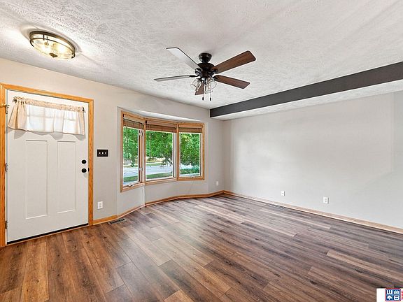 4th image of 1555 SW 32nd St