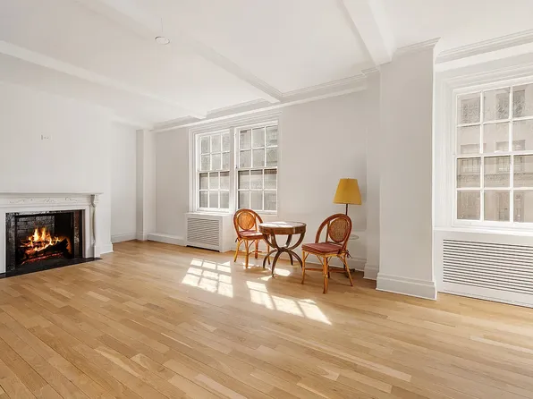 901 Lexington Avenue image 7 of 20