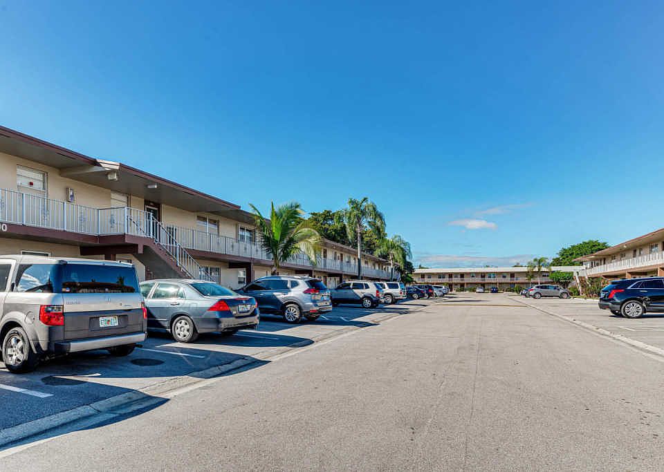 1st image of 7300 NW 5th Ct APT 102