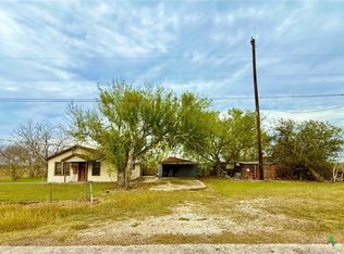 218 Lasalle Rd, Inez, TX 77968