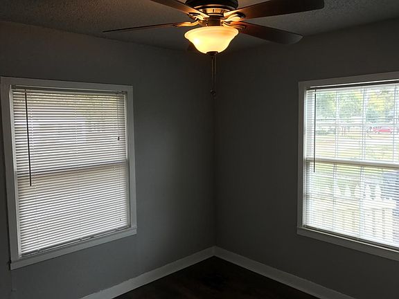 4th image of 3812 Homan Ave