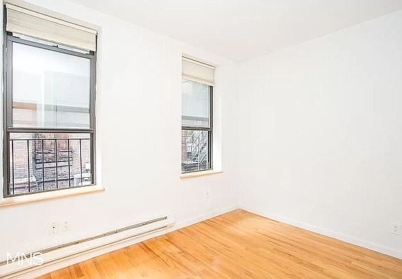 3rd image of 328 W 49th St APT 3RE