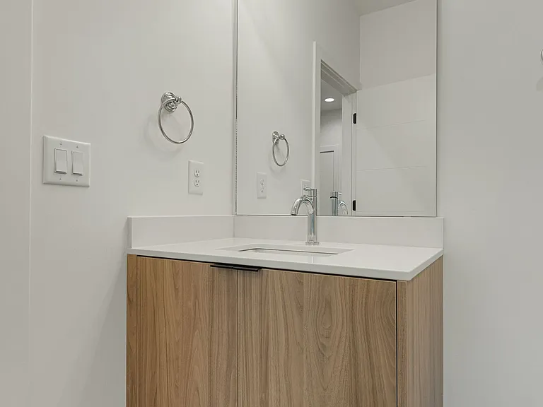 321 Douglas Ave — Photo 14