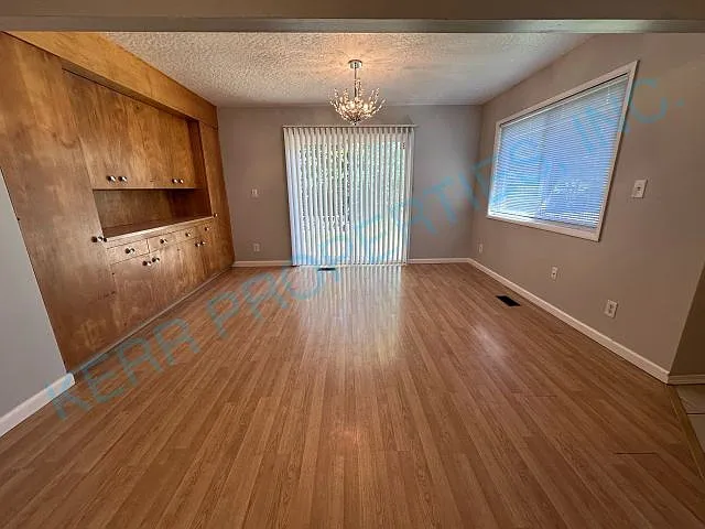 12407 NE Knott St — Photo 4