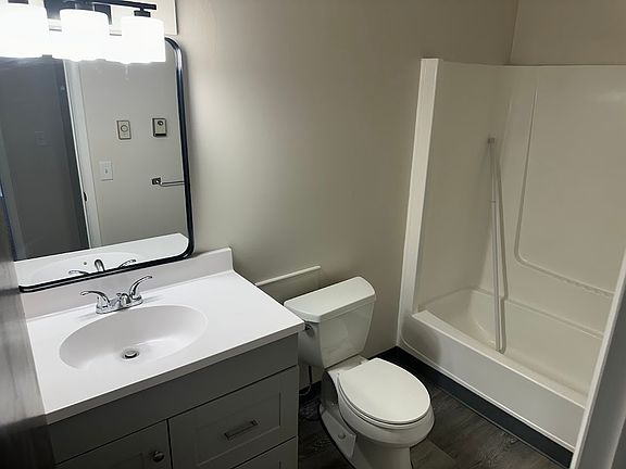 4th image of 955 W Ardussi St #222