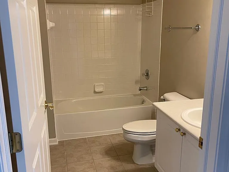 7888 Meadowlark Ln N — Photo 17