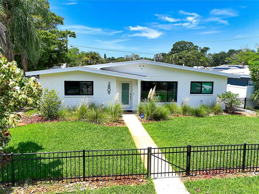 2 bed, 1.0 bath, 1096 sqft, $2,900 — Photo 4