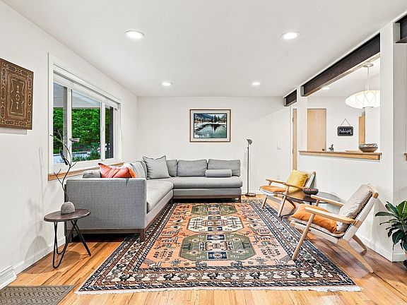2nd image of 3605 Endicott Dr