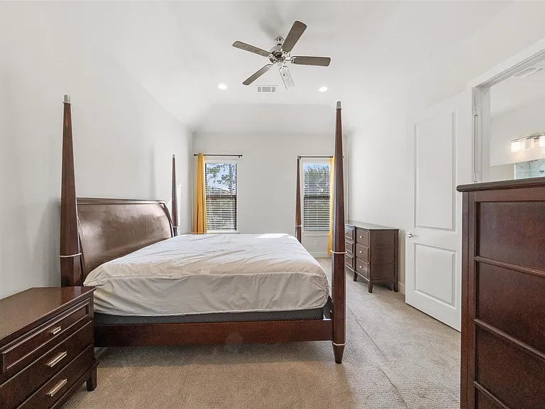 2616 Riverside Dr #M — Photo 20