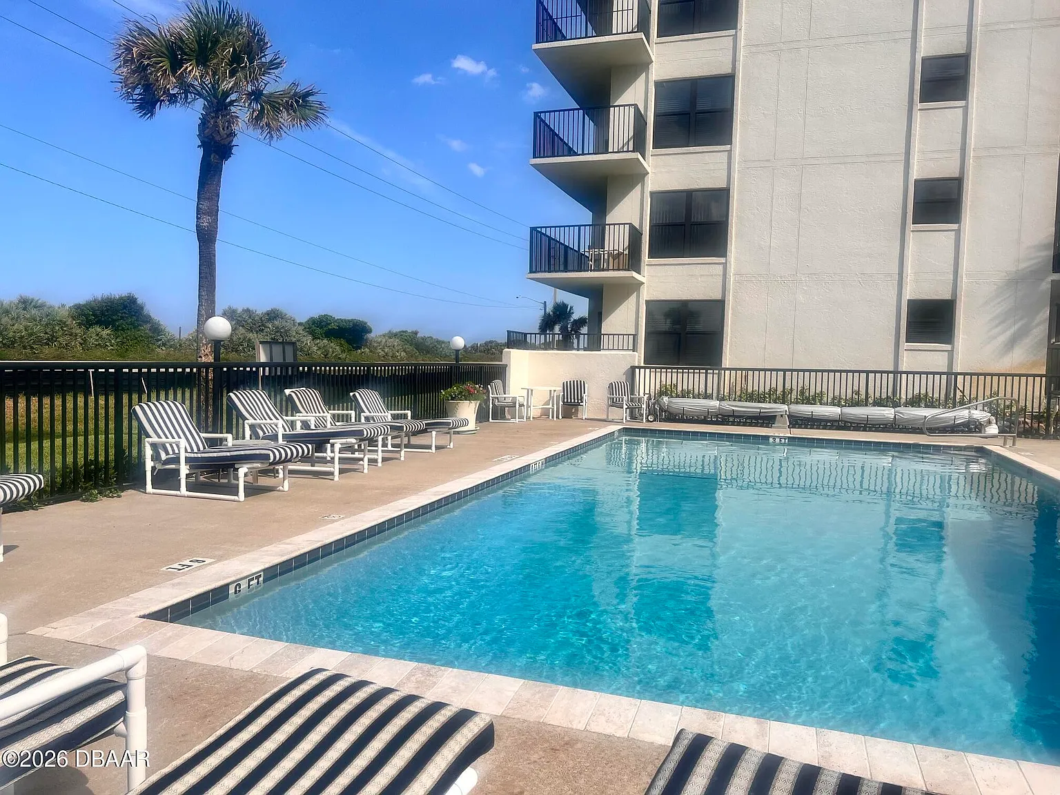 2 bed, 2.0 bath, 873 sqft, $2,200 — Photo 3