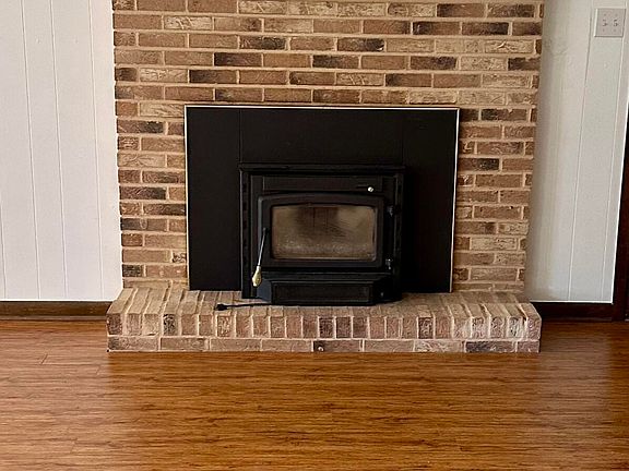 3rd image of 8425 Cedar Ridge Cir