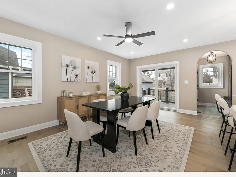1833 W High St — Photo 13