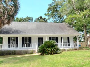 106 Reynolds Cir, Ocean Springs, MS 39564