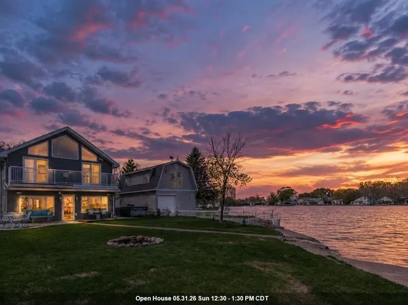 2210 Westwind Rd, Oshkosh, WI 54904