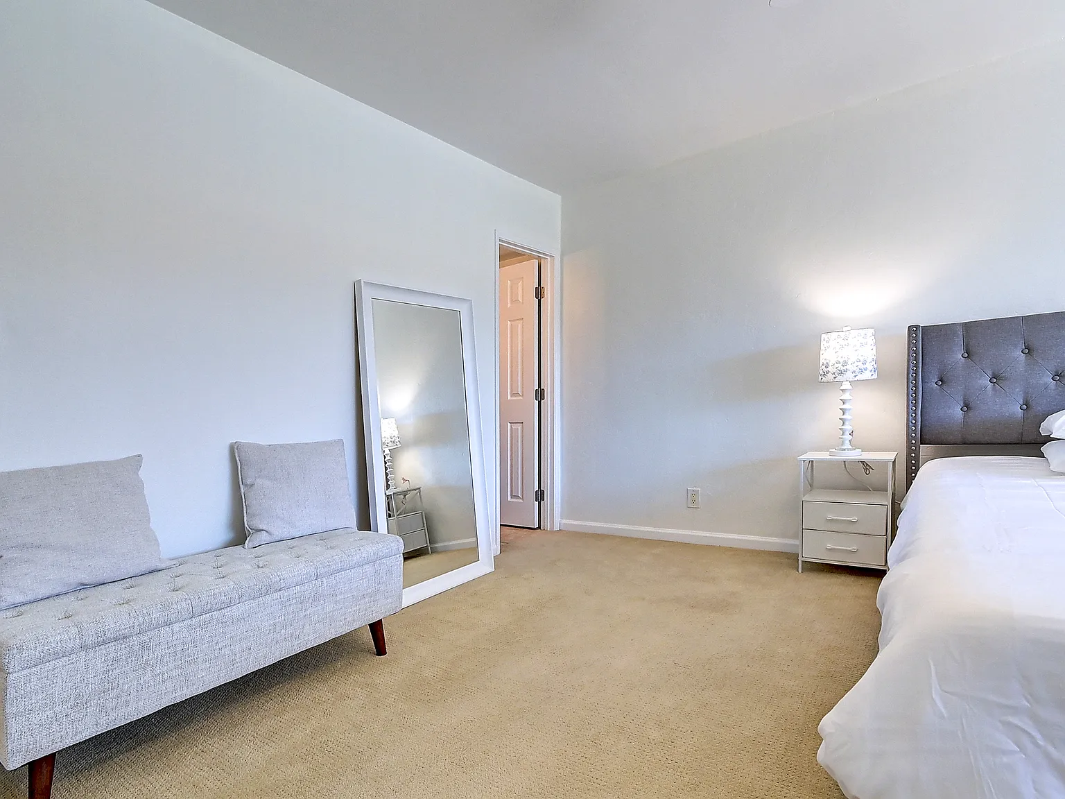 2 bed, 1120 sqft, $3,200 — Photo 3