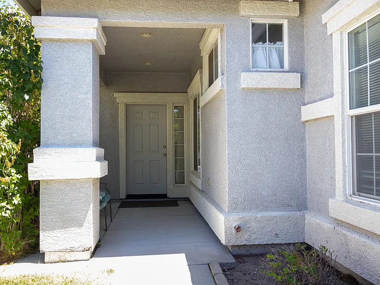 1870 Cliffhanger Dr — Photo 3
