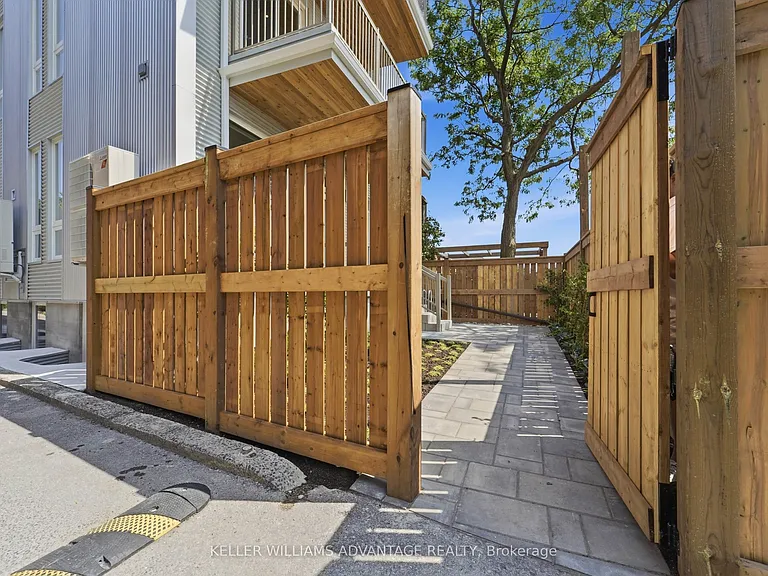616 Delaware Ave N #D — Photo 14