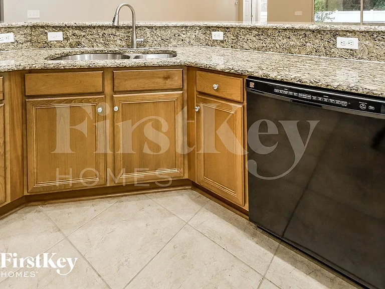 664 Porta Rosa Cir — Photo 8