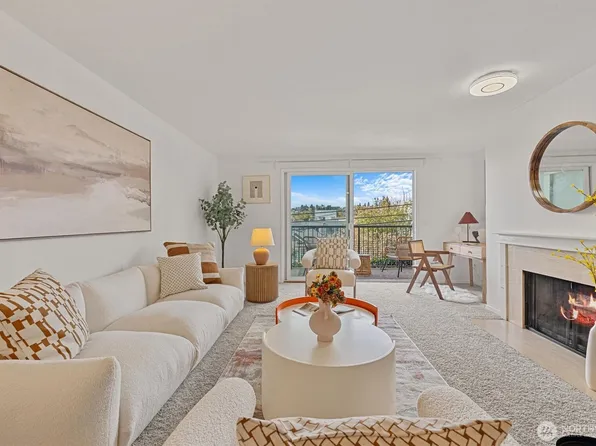 2253 Gilman Drive W #104, Seattle, WA 98119