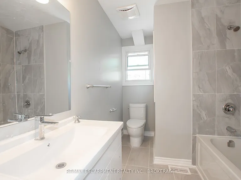 2 Wolfdale Pl #MAIN — Photo 31