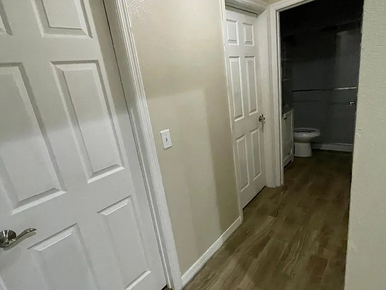 1642 Stanley Ave — Photo 9
