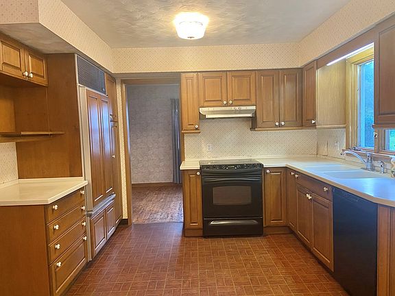 4th image of 17 Churchill Pl
