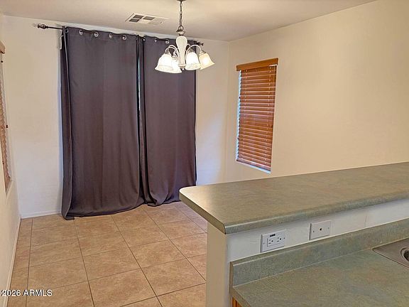 5th image of 795 W FAIRLANE Court