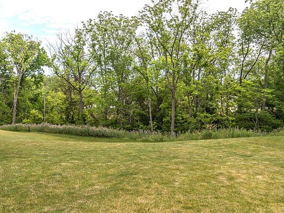 3rd image of 9732 Persimmon Pl